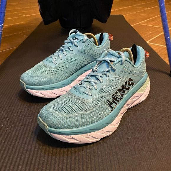 HOKA ONE ONE BONDI 7 - Women’s Running Shoes - SIZE 9 - Picture 1 of 11